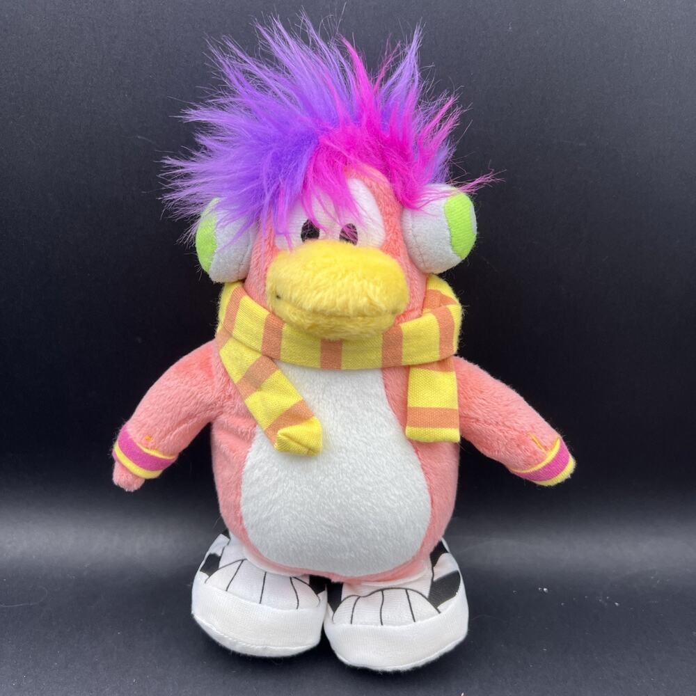 Club Penguin DJ Cadence plush toy no tag or coin excellent condition 7-8”